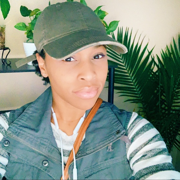 Hi! I'm Adreia! Bookmark this Listing - Picture 6 of 6